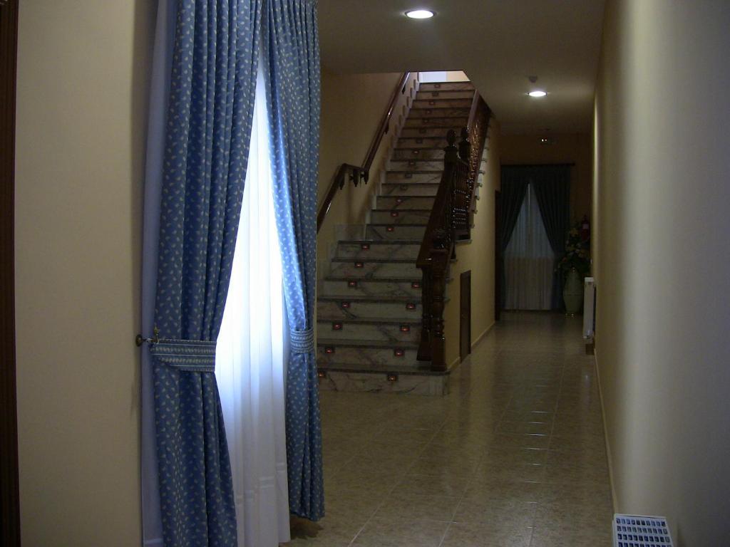 Hotel Los Hermanos Ocaña Habitación foto