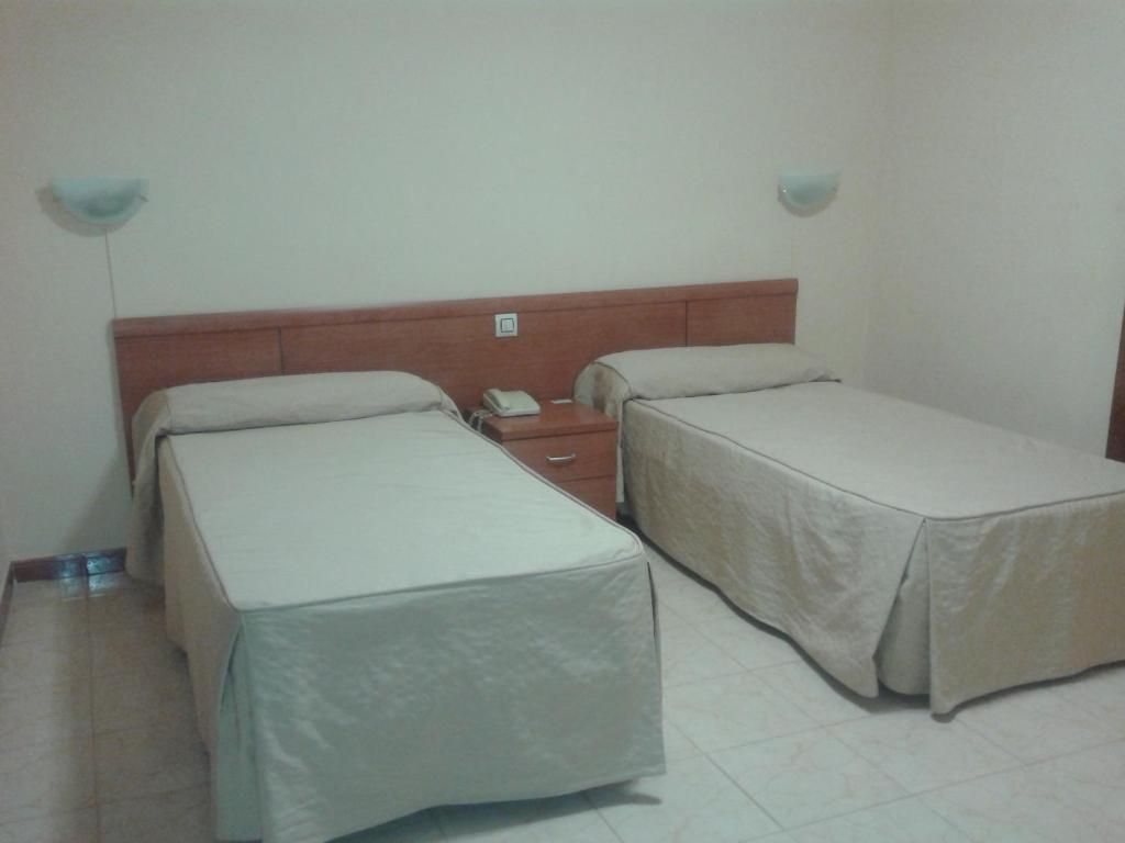 Hotel Los Hermanos Ocaña Habitación foto