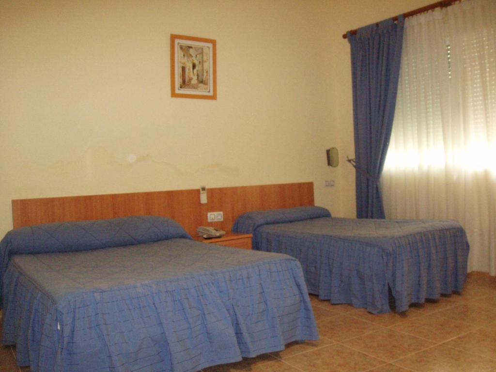 Hotel Los Hermanos Ocaña Habitación foto